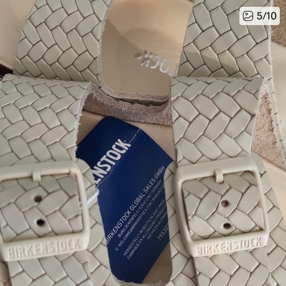 Birkenstock Arizona Rivet Logo Sandals in Cream Womens Size 5 EU36 NWT - Picture 11 of 16